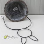 Ратанова кашпа със заек